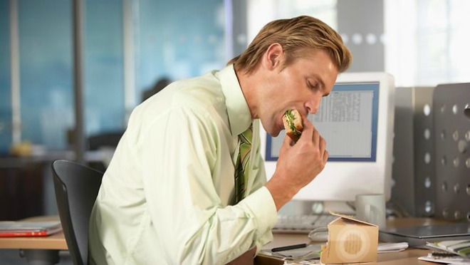 197956-eating-at-desk