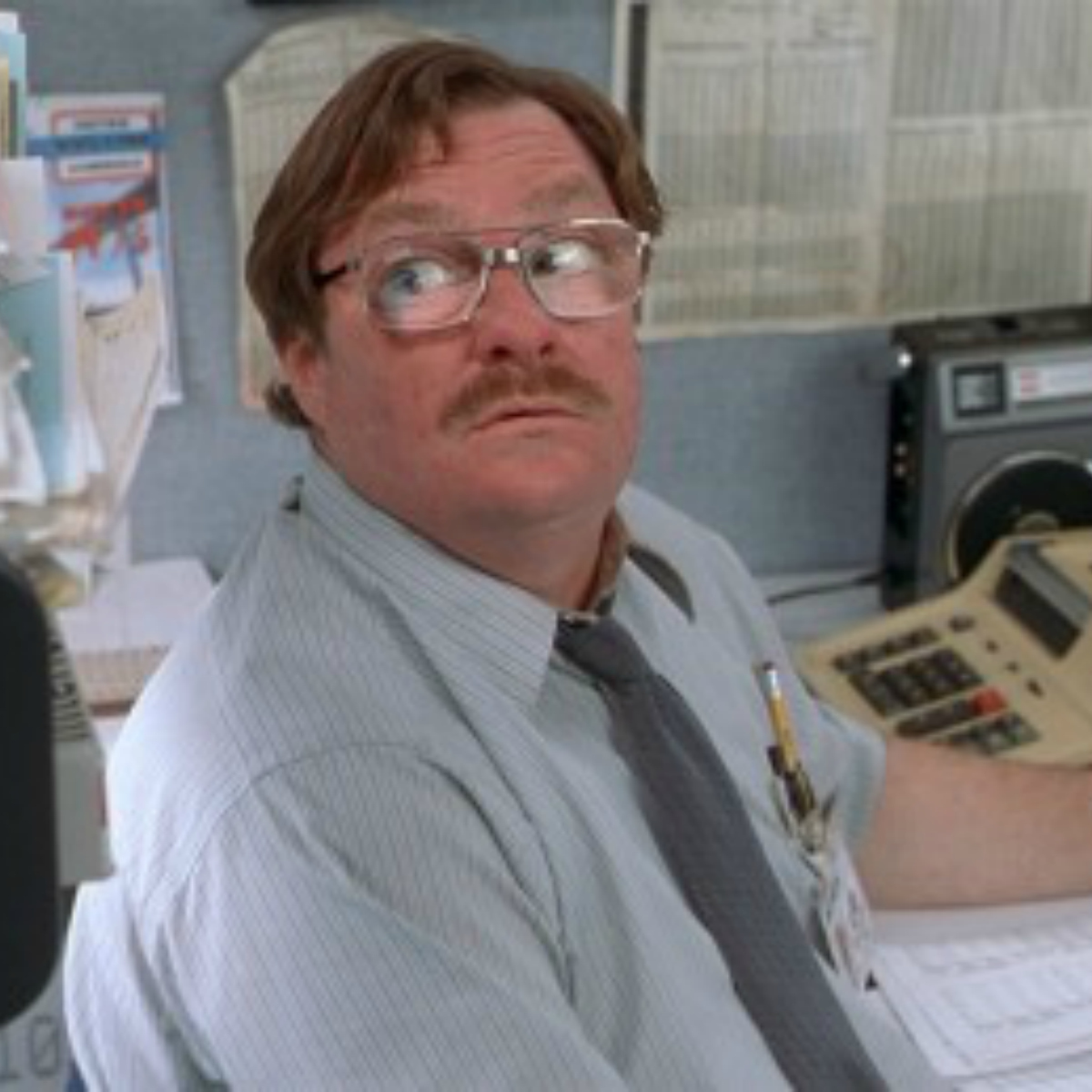 Frases Godínez que todos usan (pero odian en secreto)