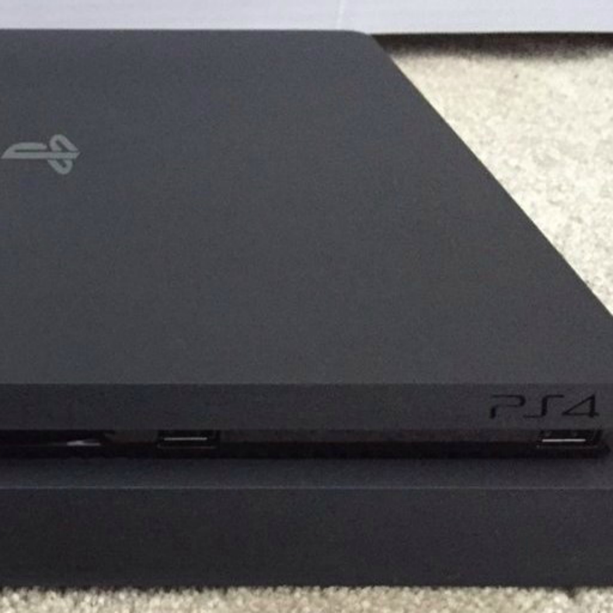 Sony podría estar preparando un PlayStation 4 más delgado