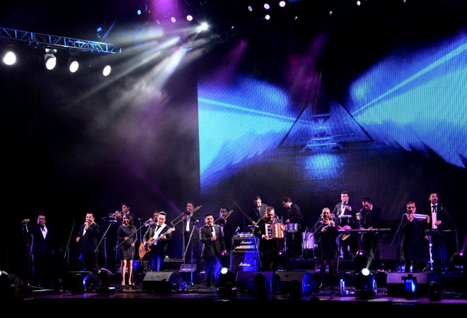 Facebook (/angelesazulesmx)