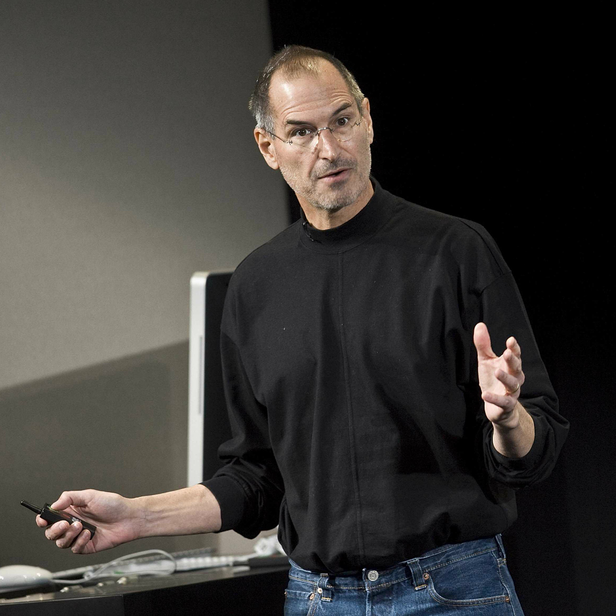 La camiseta negra de Steve Jobs podría venderse hasta por 3 mil dólares