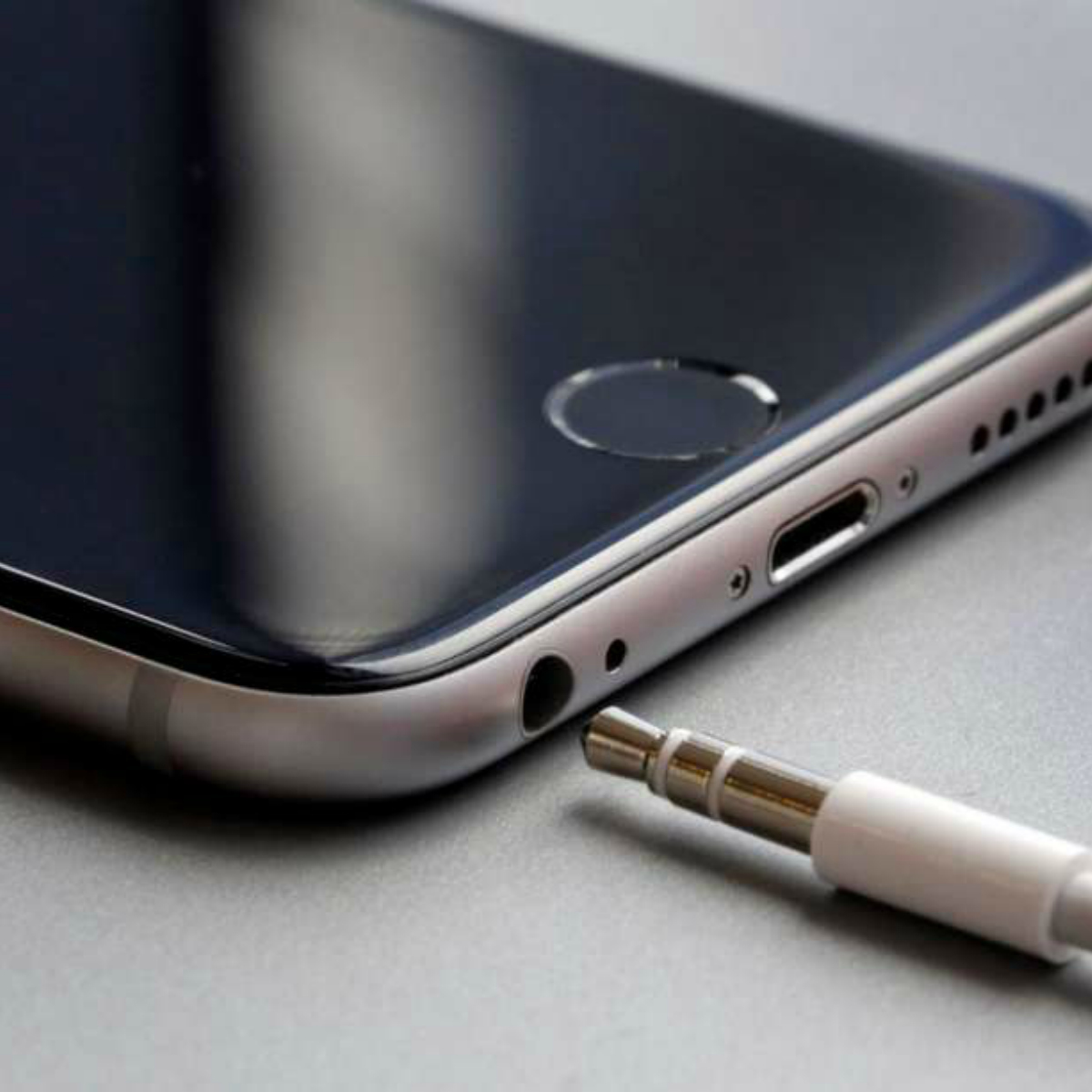 Apple le dice adiós (más o menos) al jack de 3.5 mm