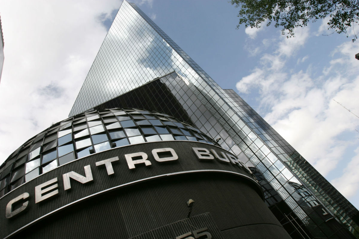 Con todo y Trump, colocaciones en la BMV crecen 24%