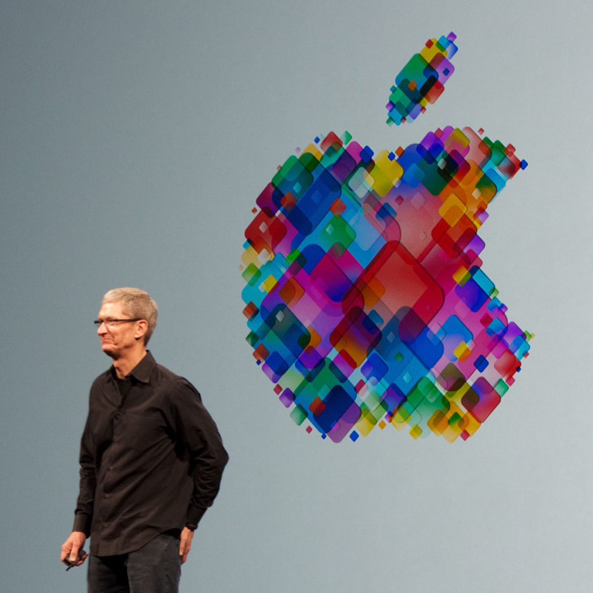 Tim Cook y Bill Gates, considerados para vicepresidente de EU