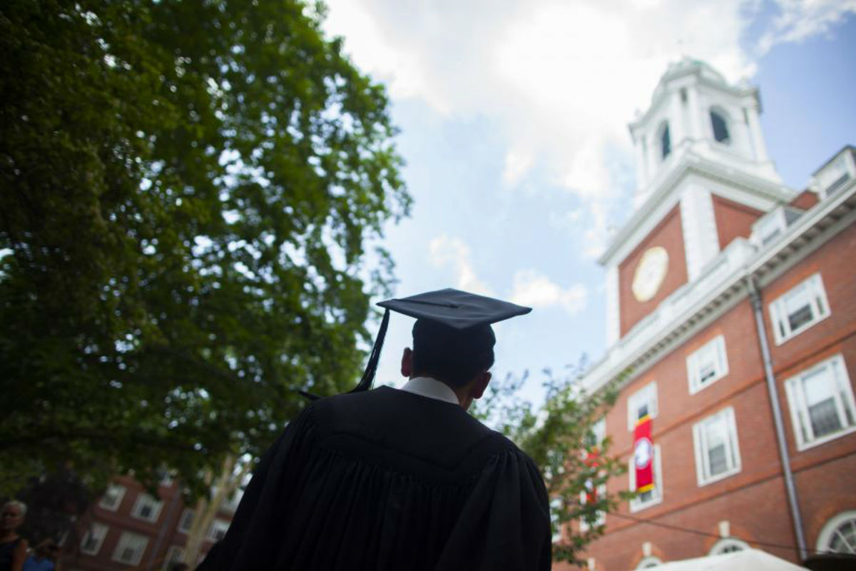 ¿Quieres estudiar en Harvard, pero no tienes el dinero suficiente?