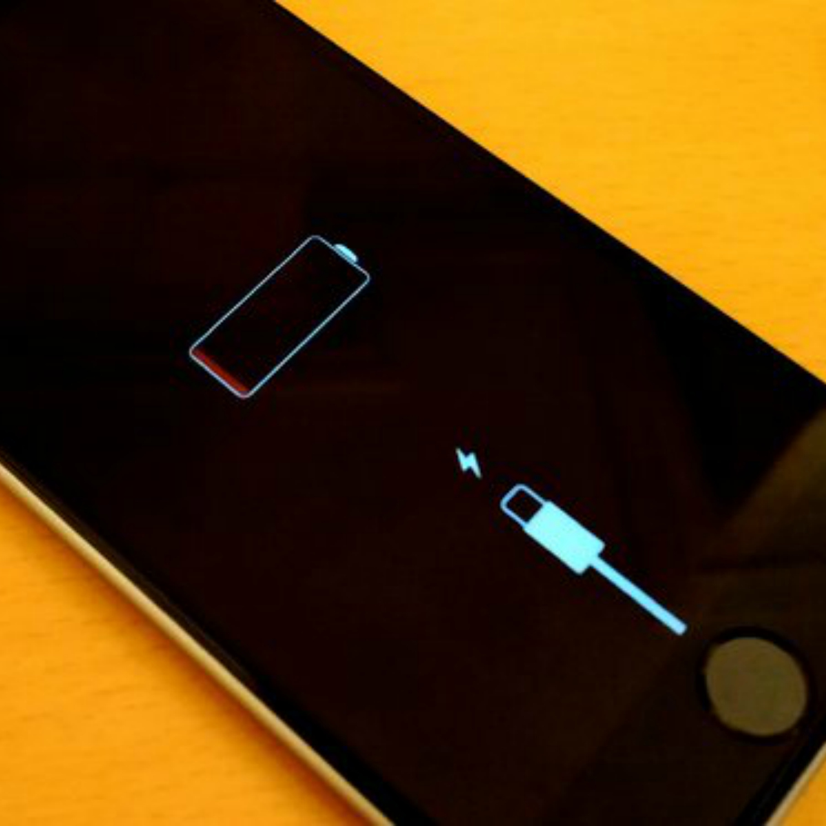 ¿Quieres que la pila de tu teléfono dure más? Borra Facebook