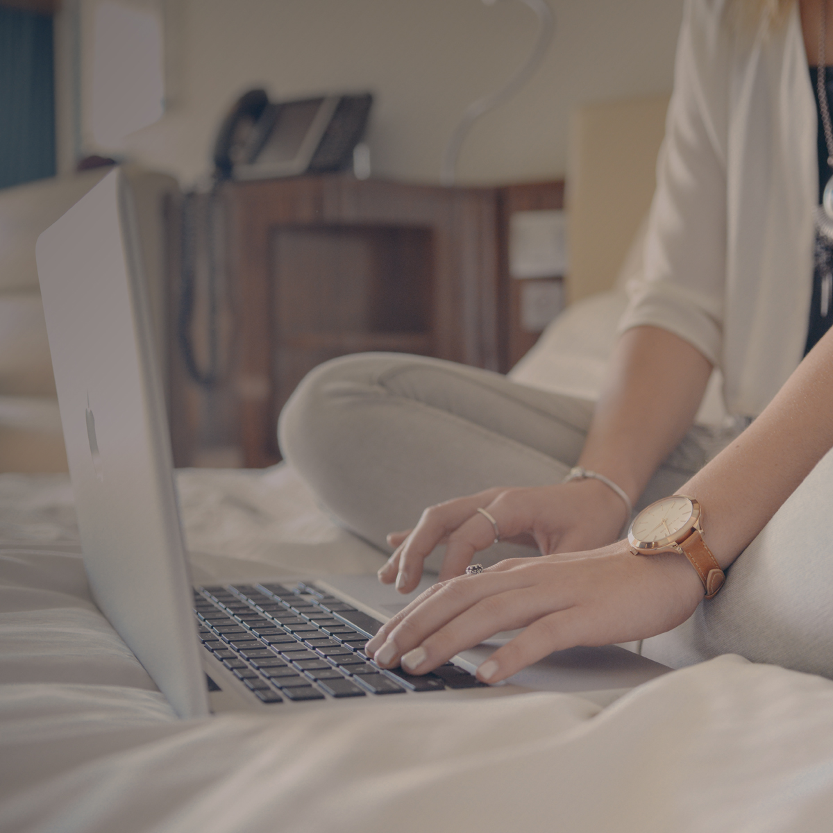 Acoso en internet afecta más a mujeres que a hombres