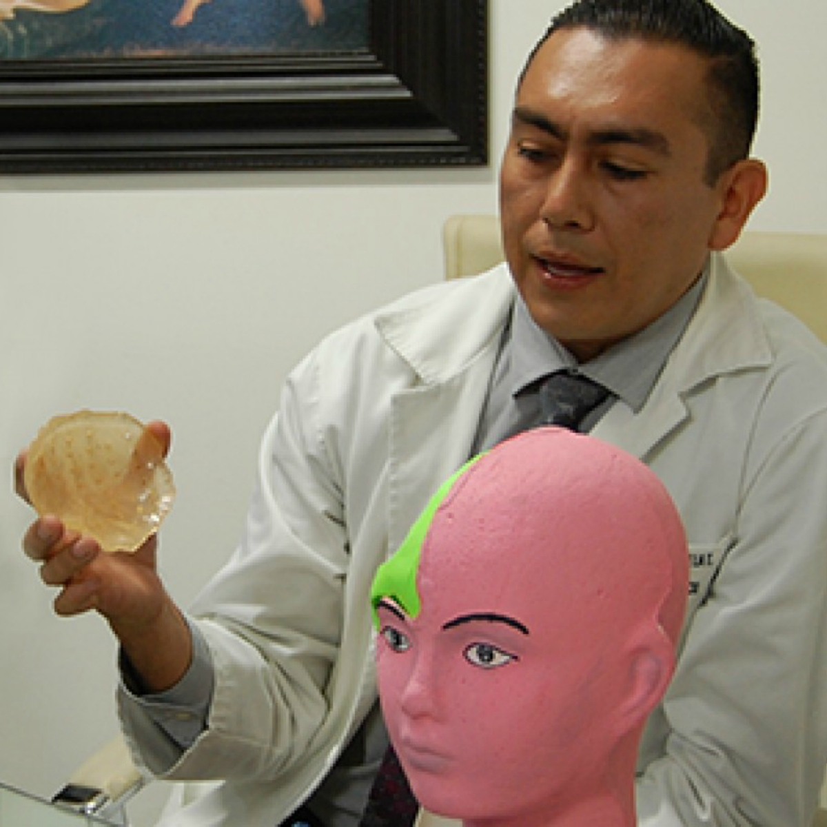 Científicos mexicanos desarrollan prótesis 90% más accesibles