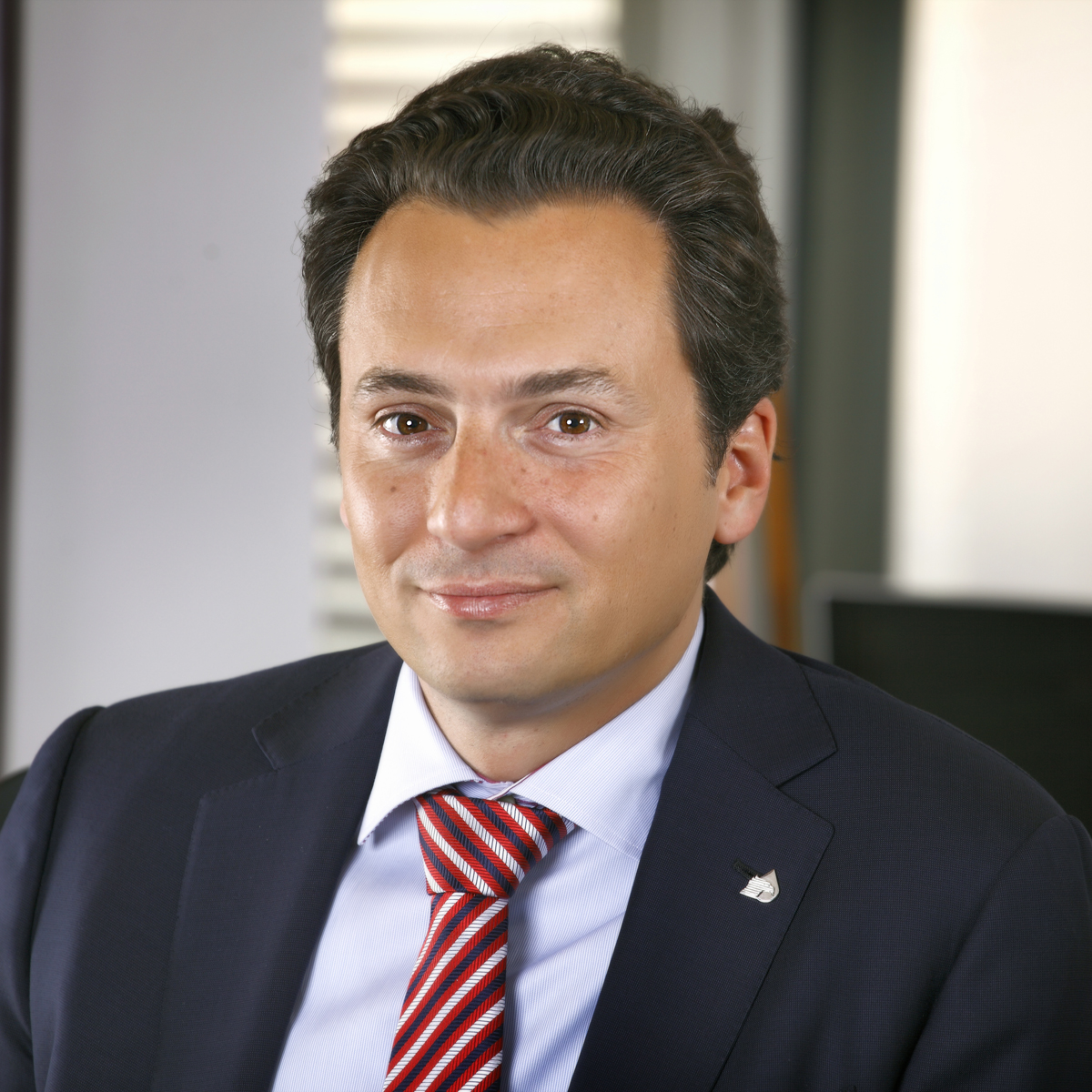 Persiguen a Emilio Lozoya escándalos de corrupción