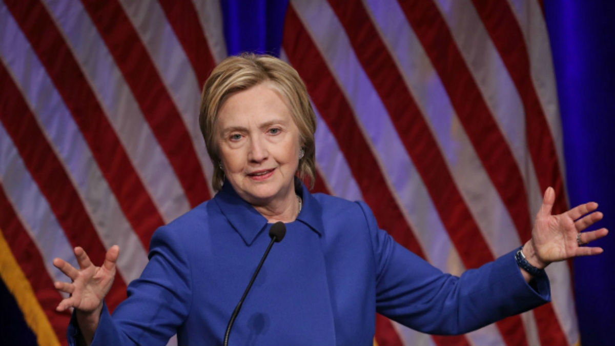 Clinton asume que su derrota fue por culpa de Rusia y el FBI
