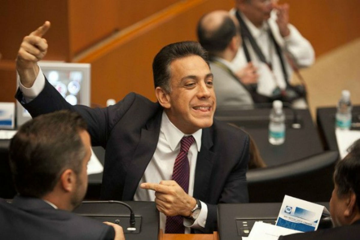 Omar Fayad recomienda a mujeres indígenas dormir vestidas para no tener 'chamacos'