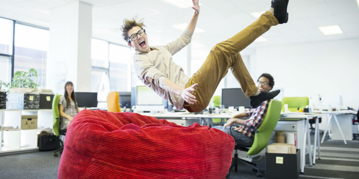 Así es como empresas como Facebook o LinkedIn 'consienten' a sus empleados