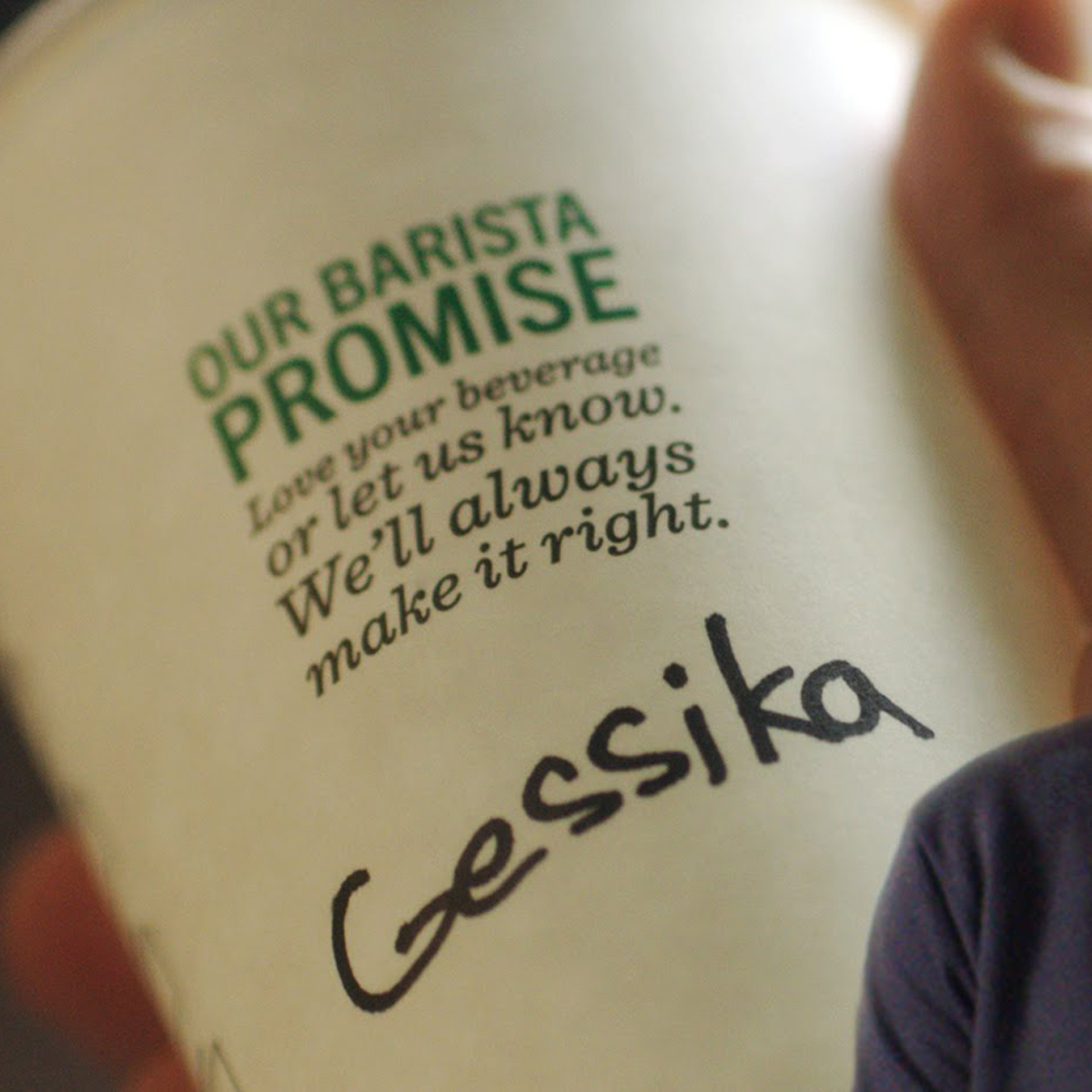 ¿Y si Starbucks escribe mal tu nombre a propósito?