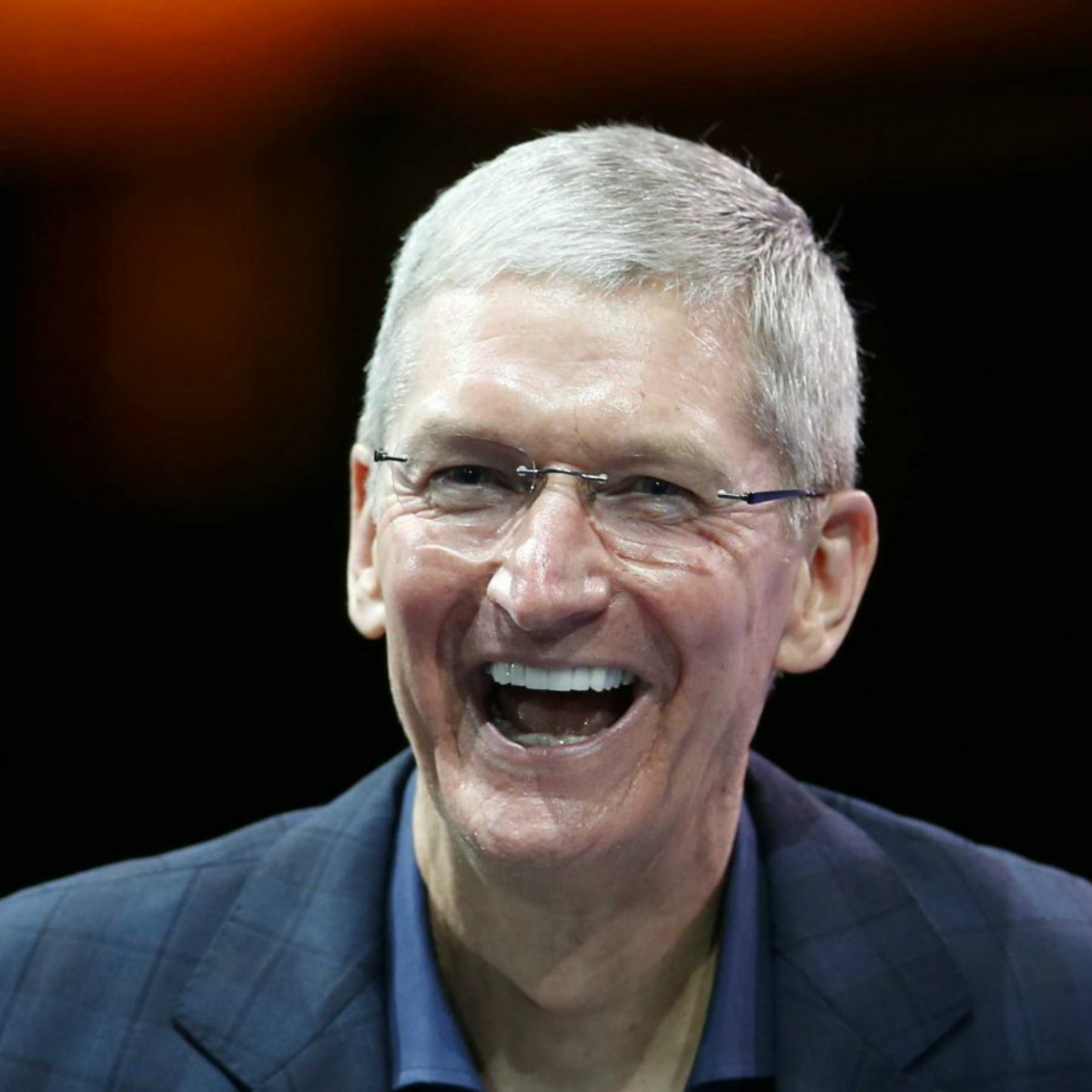 Esto fue lo que ganó Tim Cook en 2016 a pesar del recorte a su salario