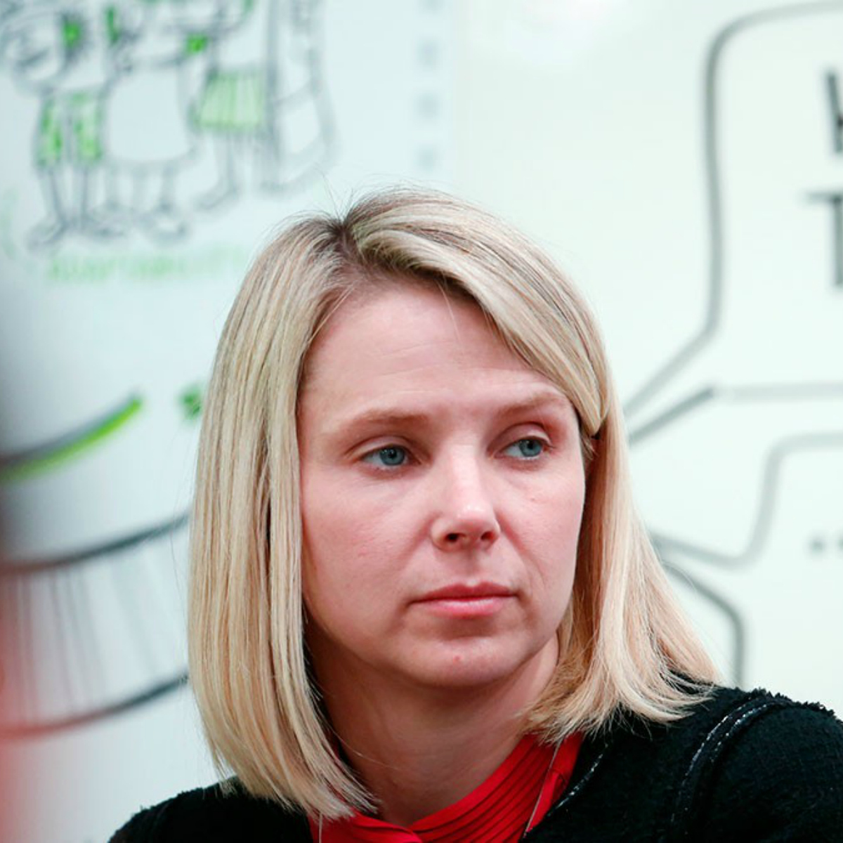 Yahoo cambia de nombre y Mayer pierde su trabajo como CEO