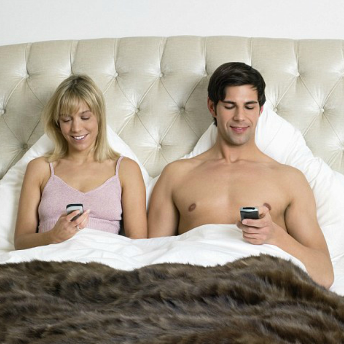 La humanidad contemporánea prefiere tener wifi que vida sexual