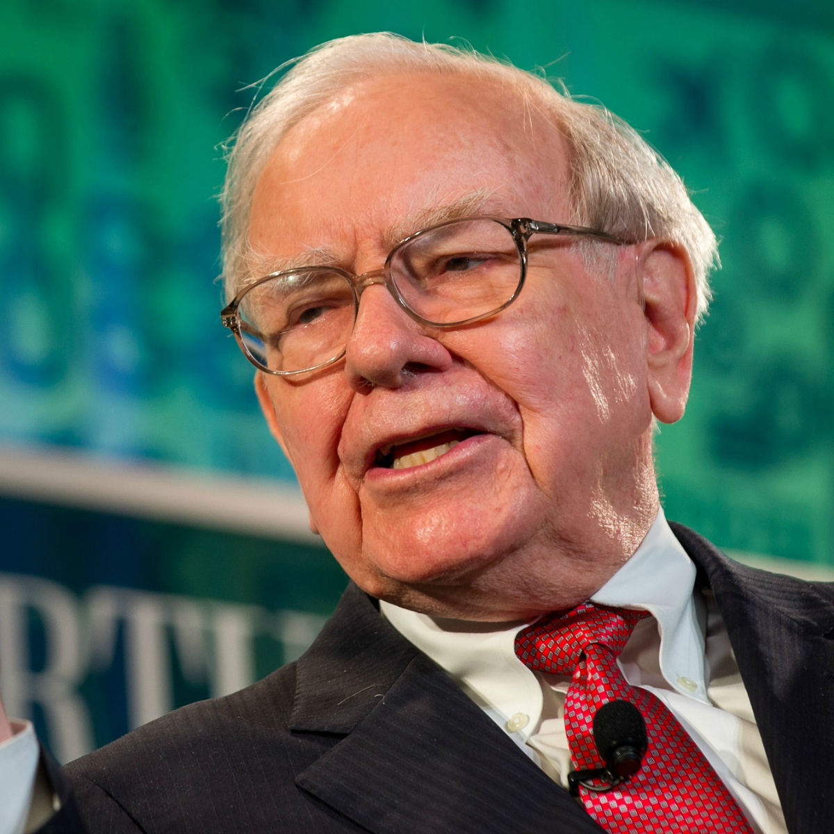 Buffett vendió 900 mdd en acciones de Walmart y eso escandalizó a los expertos