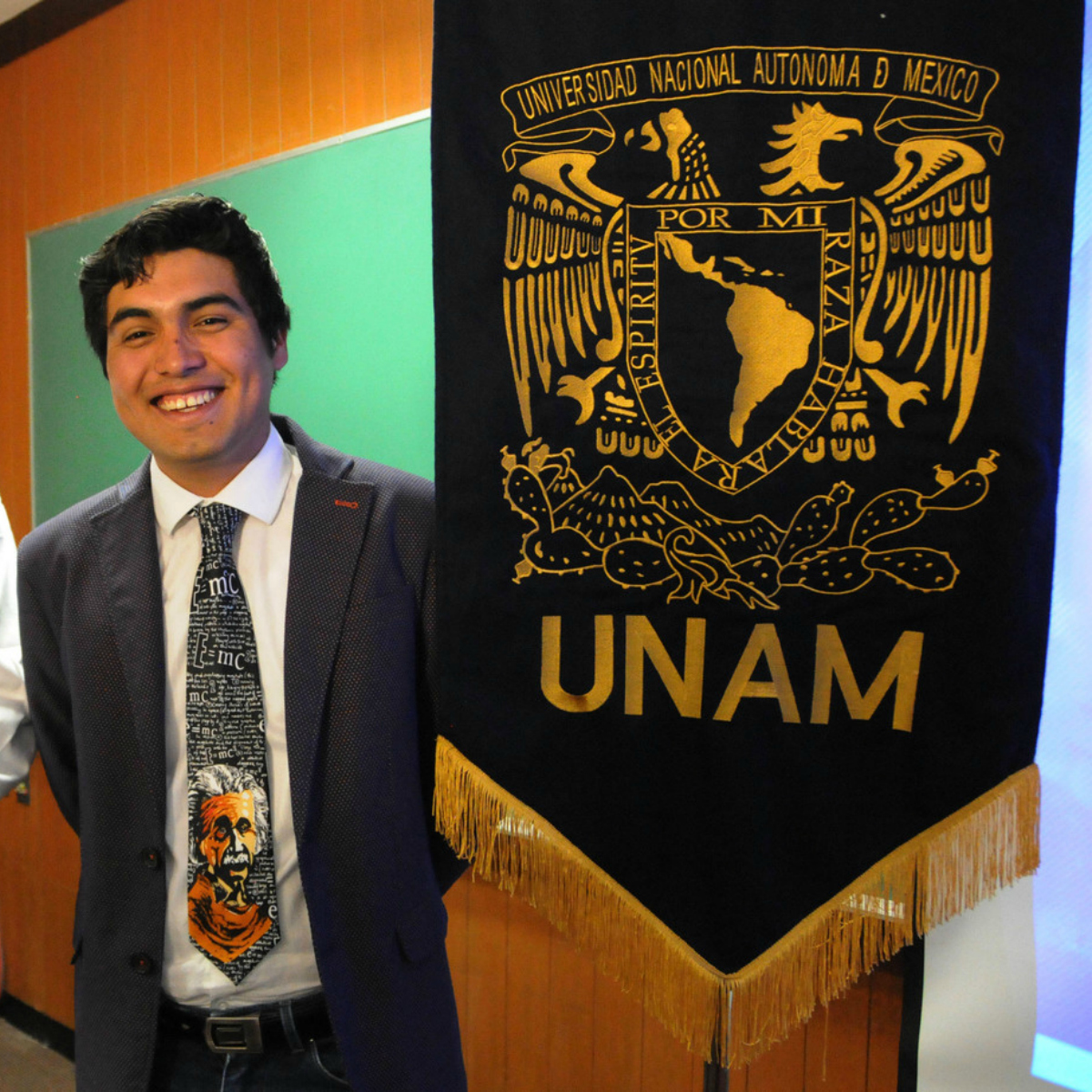 Estudiante mexicano que creó un acelerador de partículas dará charla en Suiza