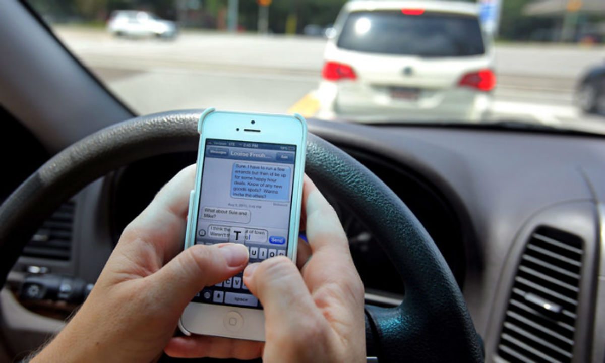 Si manejas sin utilizar el celular, podrías ganar gasolina gratis