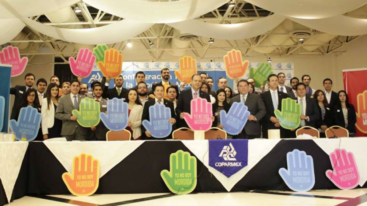 Jóvenes empresarios van en contra de la corrupción