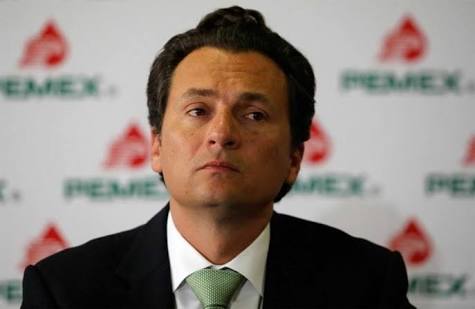 Acusan a exdirector de Pemex de recibir soborno de 5 mdd