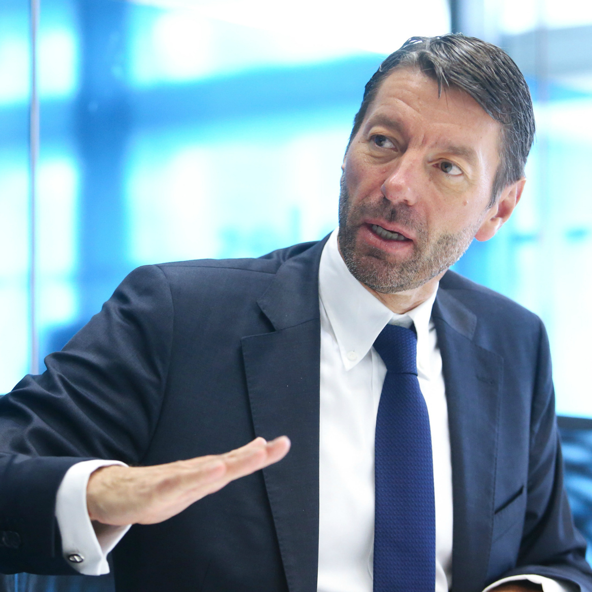 CEO de Adidas explica porqué fabricar calzado en EU es 'ilógico e improbable'