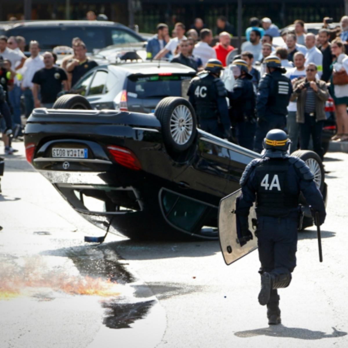 Uber es expulsado de Italia; taxistas lo celebran