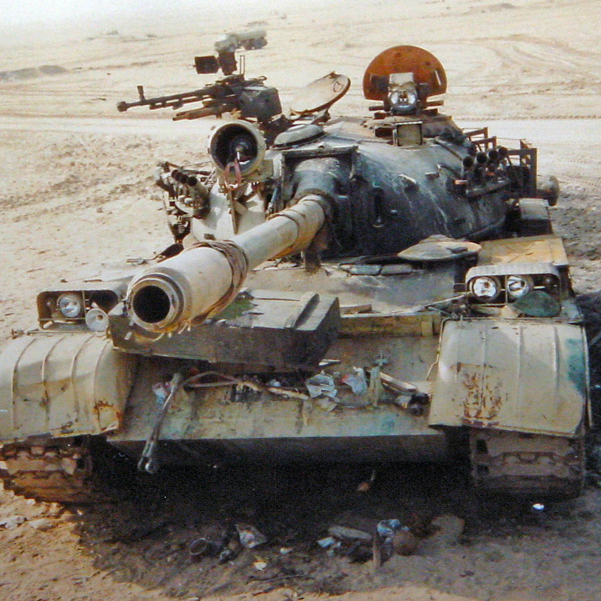 Compra un tanque de guerra en internet y descubre un secreto millonario