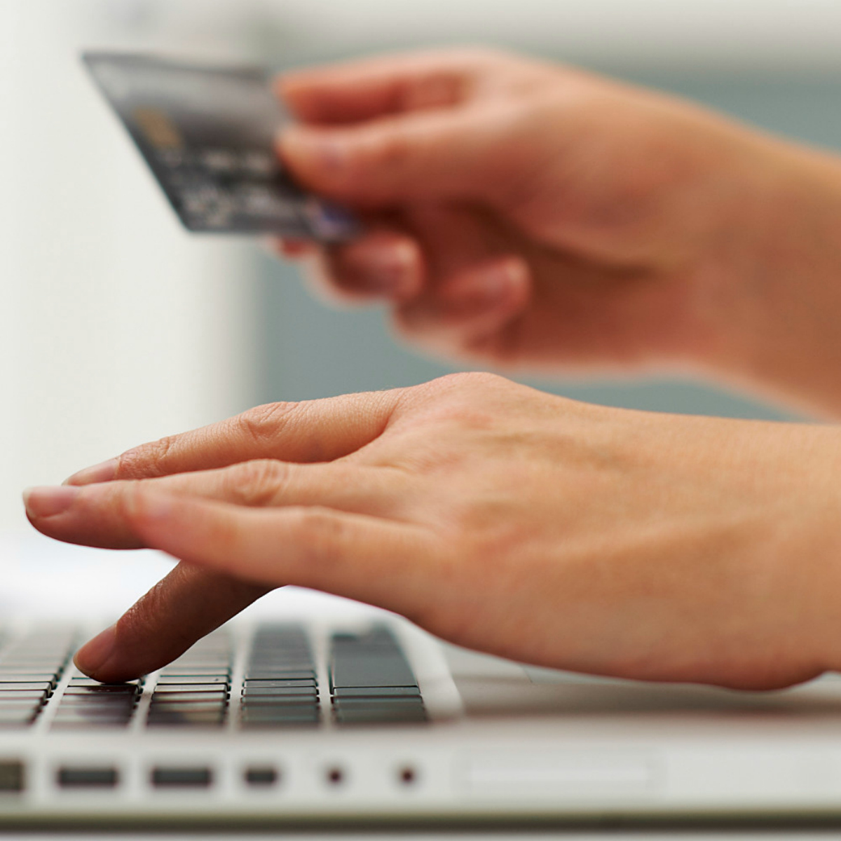 Profeco reprueba a la mitad de las tiendas en línea de México