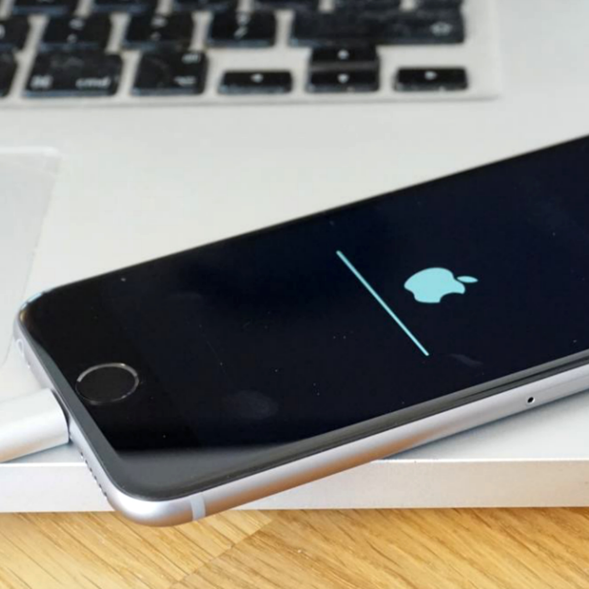 ¿Por qué Apple te está pidiendo actualizar tu iPhone oootra vez?