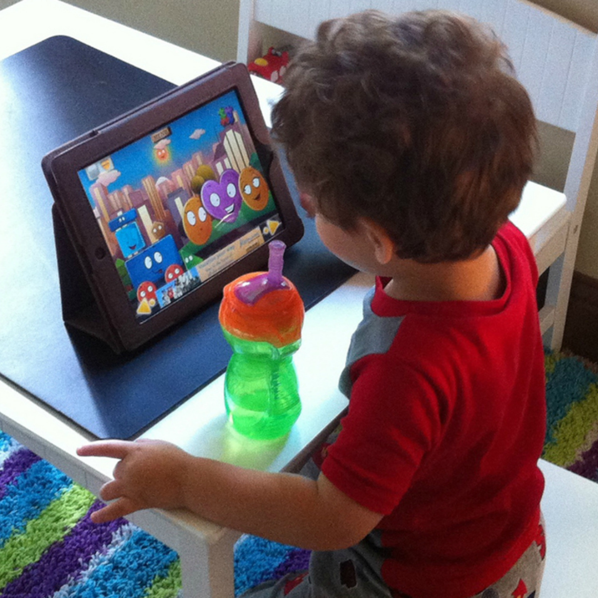 Niño gastó $140,000 en un juego de iPad sin que sus padres lo supieran