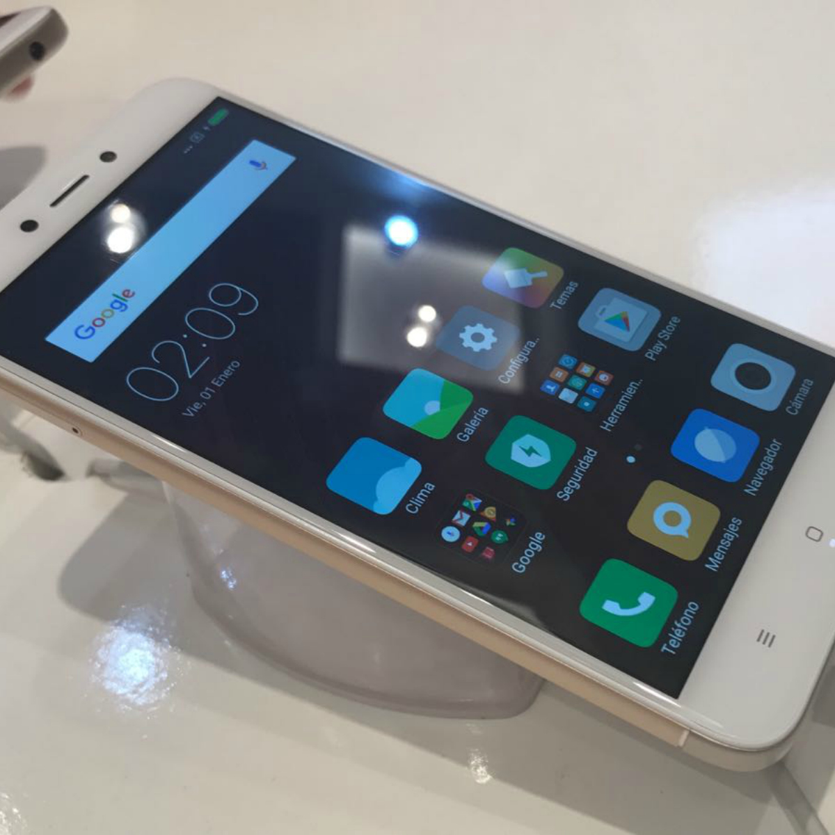 Marca china que vende smartphones tan poderosos como un iPhone a la mitad de su precio llega a México