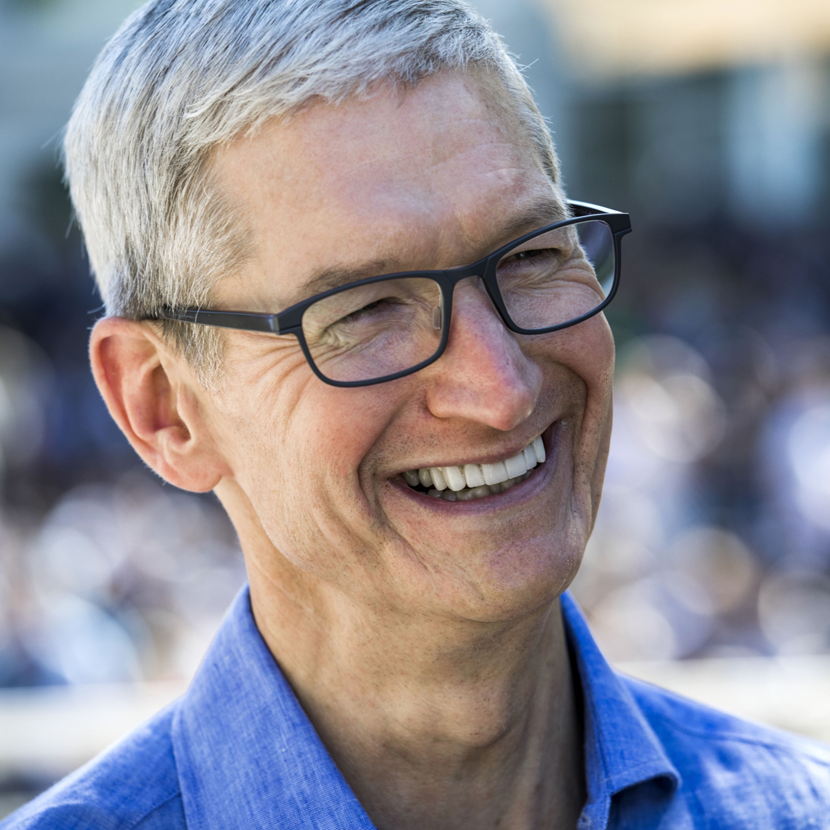 Tim Cook ofrece almorzar con él en Apple Park (por 350 mil dólares)