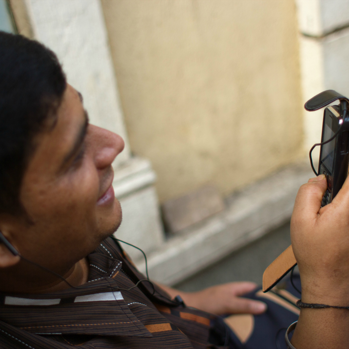 Competencia entre compañías telefónicas provoca caída del 7% en sus precios