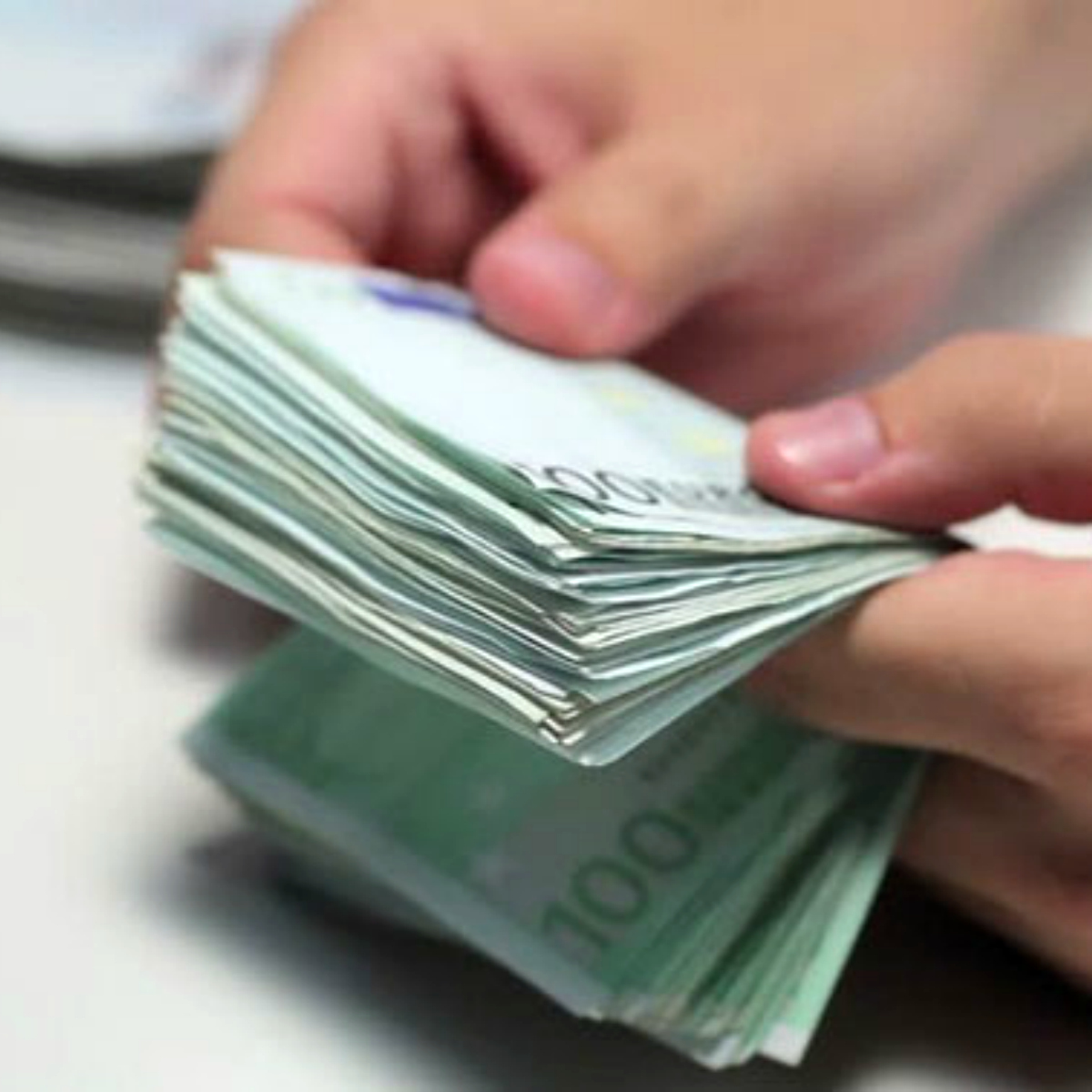 Finlandeses se quejan de que su gobierno 'les paga muy poco' por existir