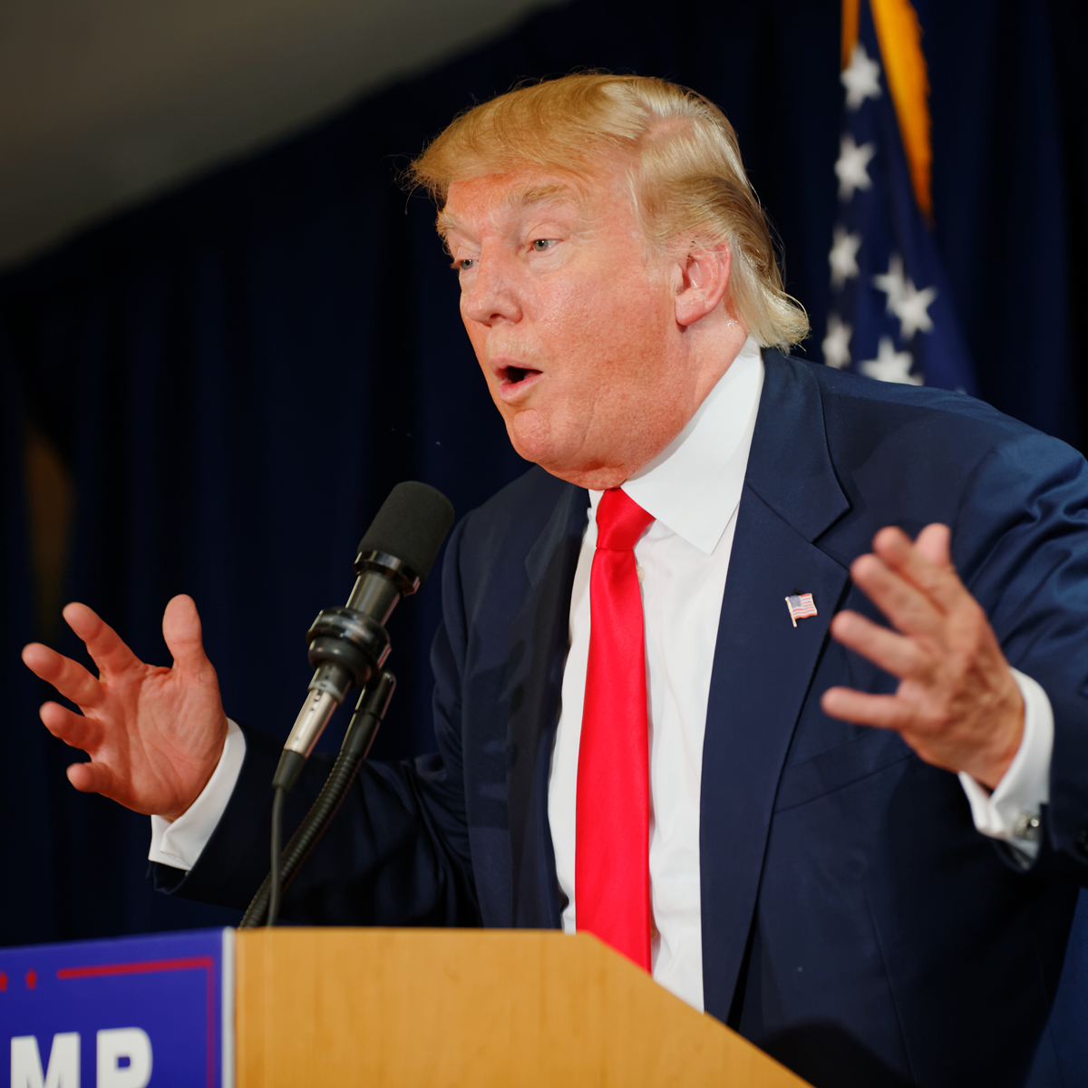 Trump quiere ponerle paneles solares al muro para que México "pague menos"