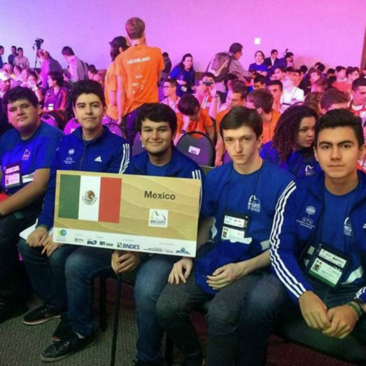 Mexicanos triunfan en la 58ª Olimpiada Internacional de Matemáticas