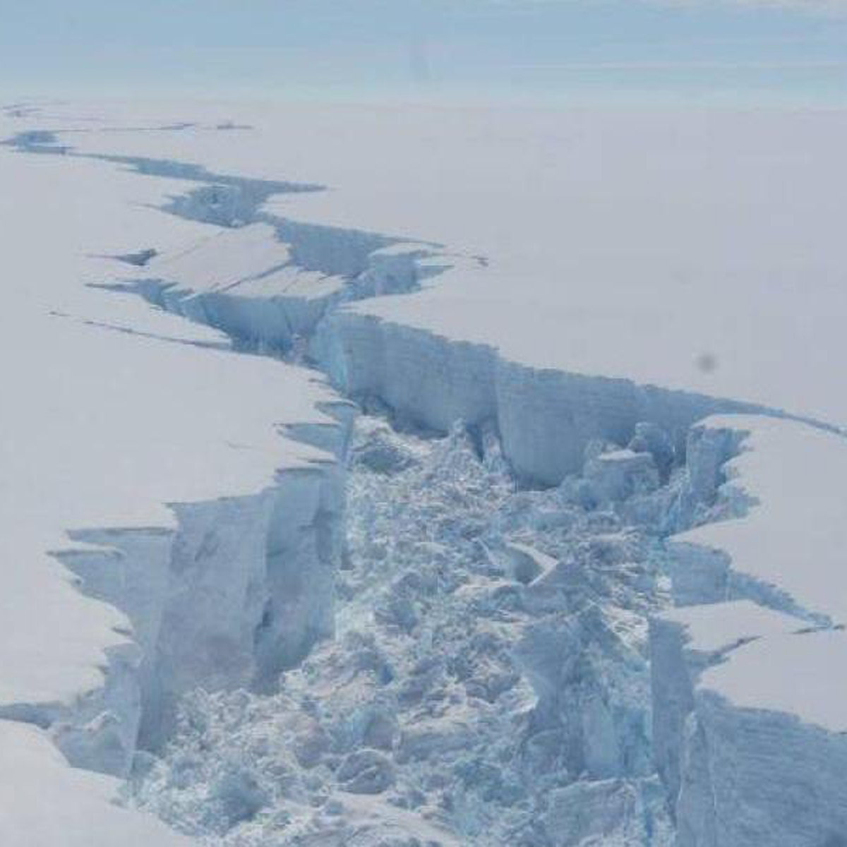 Un gigantesco iceberg se desprendió de la Antártida, ¿qué pasará ahora?