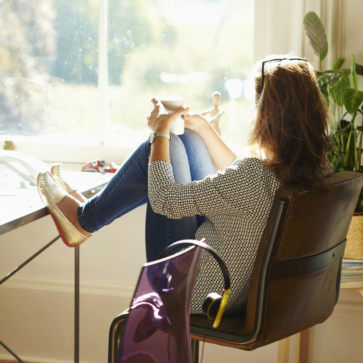 Proponen derechos laborales para los que trabajan desde su casa