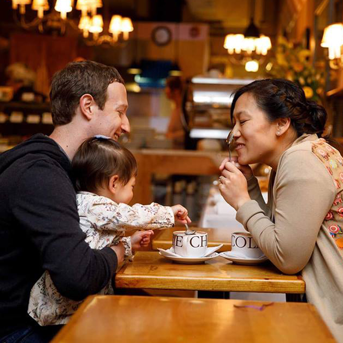 Zuckerberg se va de Facebook...para cuidar a su segunda bebé