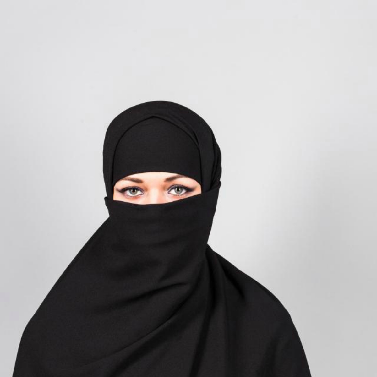 Talibanes lanzan revista para reclutar mujeres yihadistas