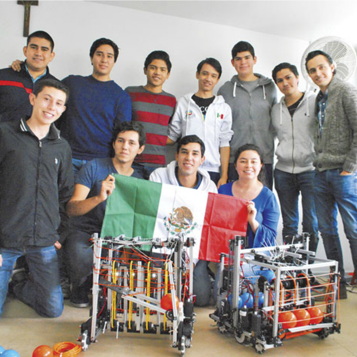 México se lleva medalla en competencia de robótica en EU