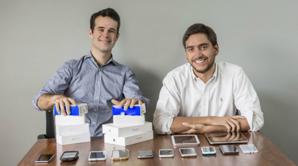 Ellos encontraron el negocio de sus vidas y hacen dinero con el celular que vas a tirar