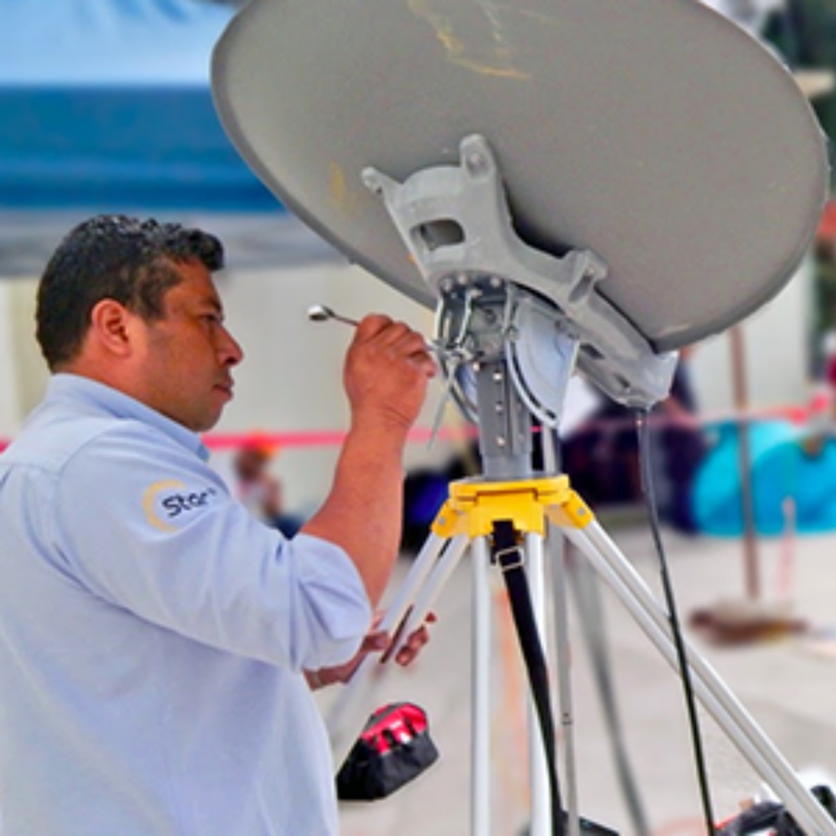 Instalan internet satelital gratuito para afectados en Parque México