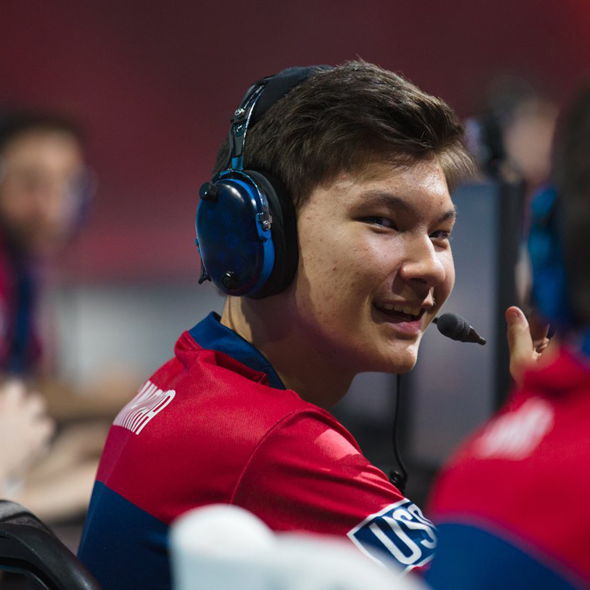 Tiene 17 años y gana 150 mil dólares por jugar videojuegos