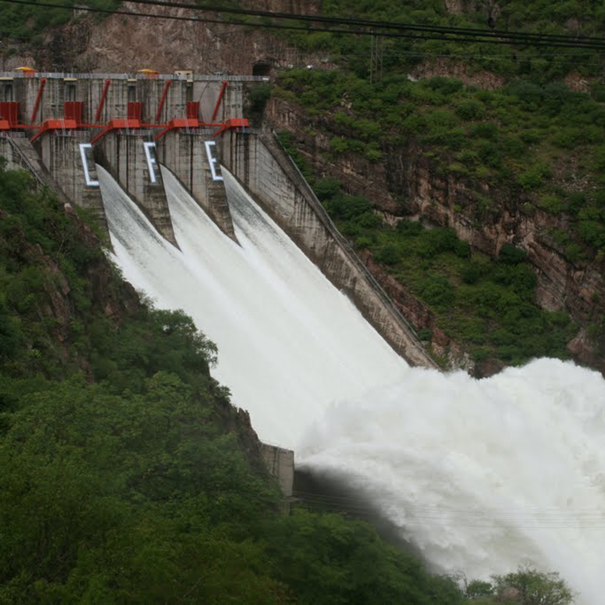 Representantes de organismos operadores de agua de Sonora concluyen diplomado