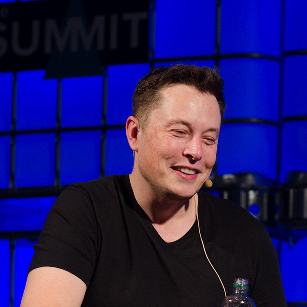 Elon Musk cuestionó a los terraplanistas...y ellos respondieron