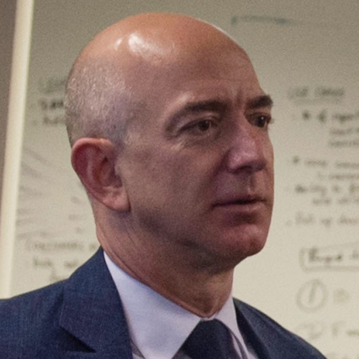 10 cosas que (quizá) no sabías sobre Jeff Bezos, el hombre más rico del mundo