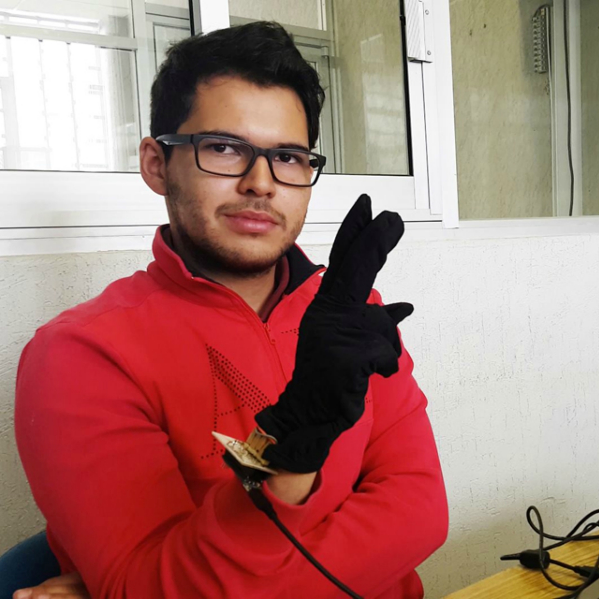 El invento mexicano que revolucionará la comunicación por señas