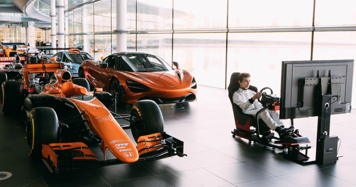 Empezó con videojuegos de carreras y está a punto de convertirse en piloto de F1